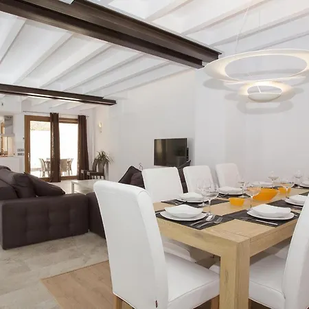 Msv Casa Santiany, En El Centro De Y Con Piscina Holiday home